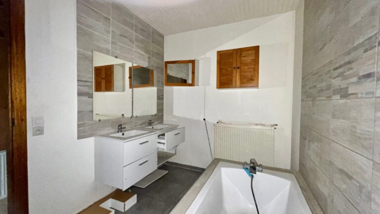 EXCLUSIVITÉ – Immeuble offrant 190 m² habitables