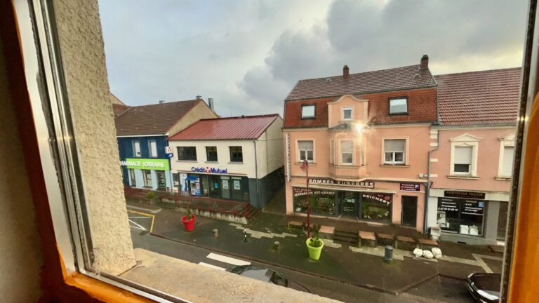 EXCLUSIVITÉ – Immeuble mixte 340 m² – 3 logements + local commercial – Rentabilité immédiate