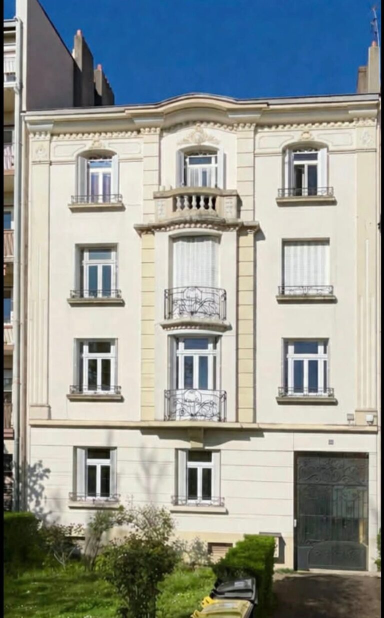 Appartement 4 pièces rénové – Lumineux – Cachet de l’ancien – Modulable